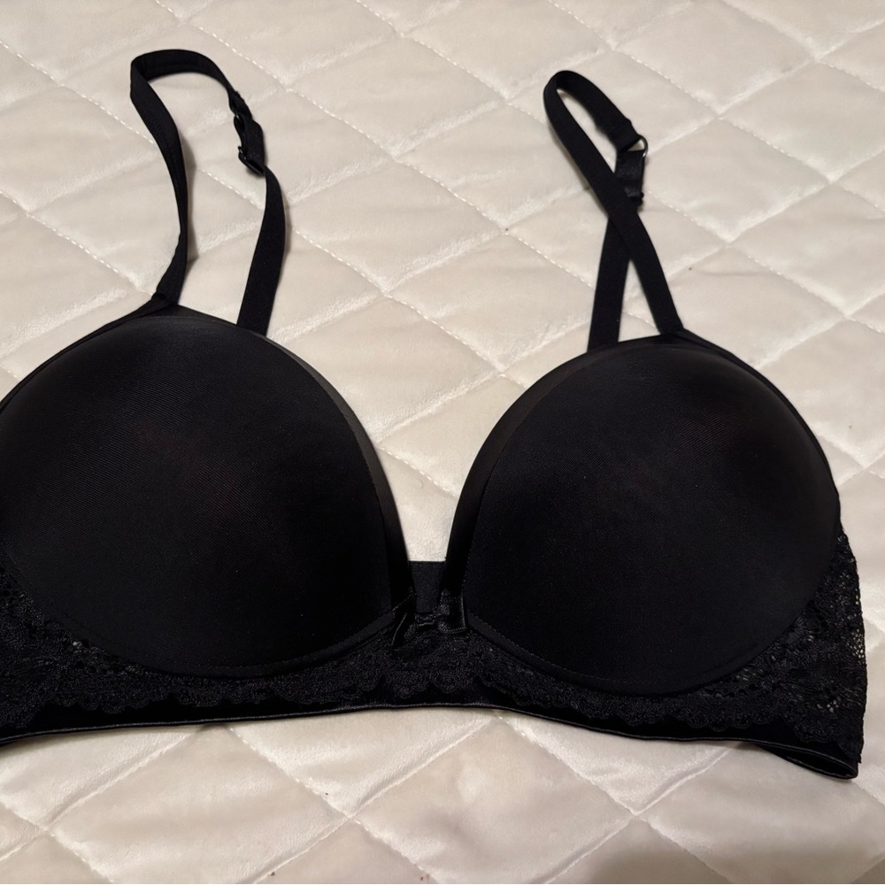 Victoria’s Secret Elegant Black Lace Bra 36B